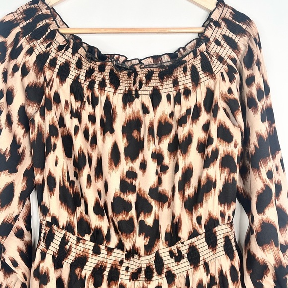White House Black Market Cheetah Print long sleeve 100% polyester dress sz L - Picture 2 of 10